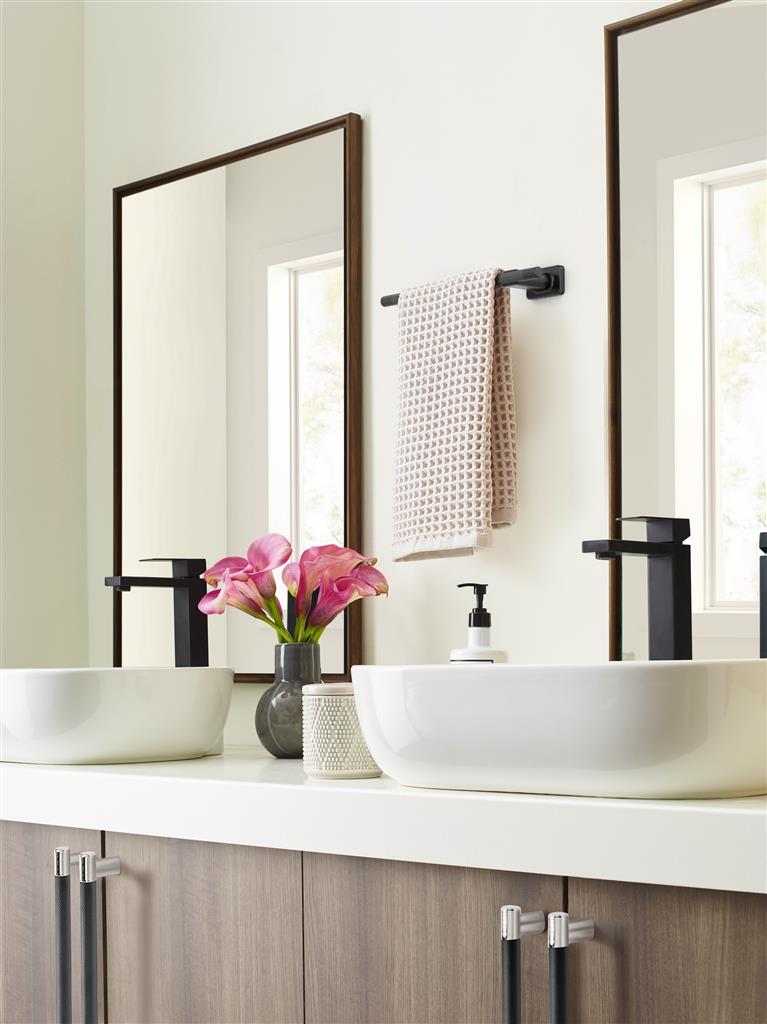 Bronx Towel Bar