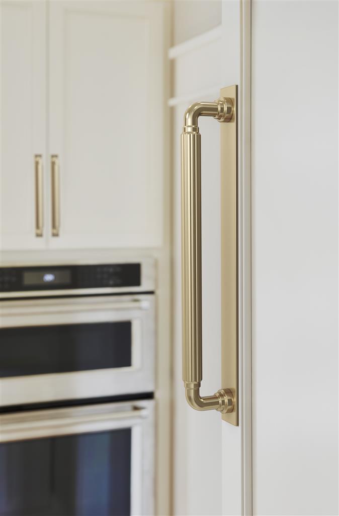 Ladera Appliance Pull Backplate