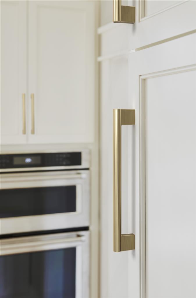 Versa Cabinet Pull
