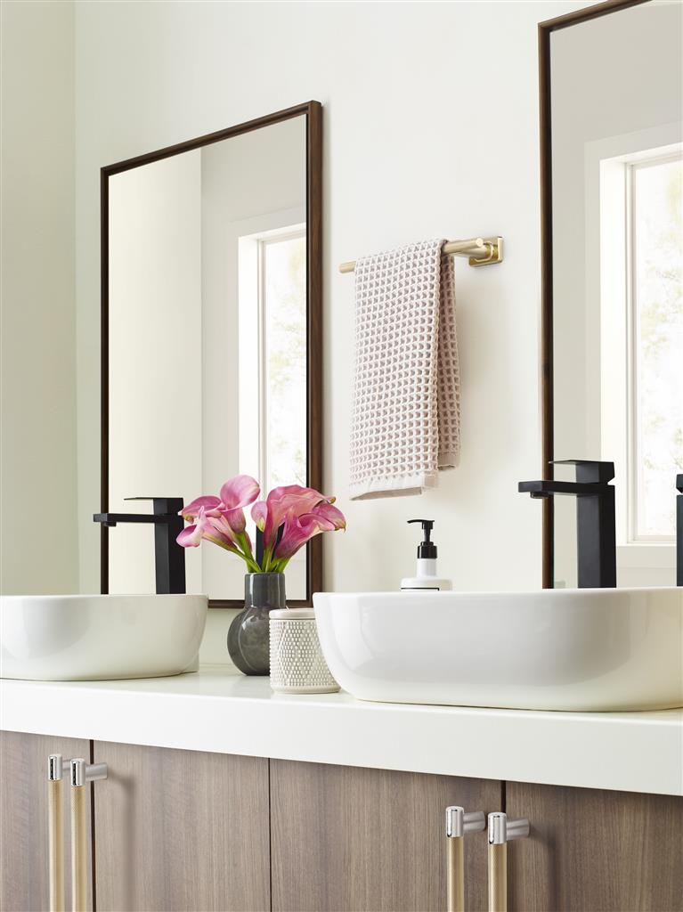 Bronx Towel Bar