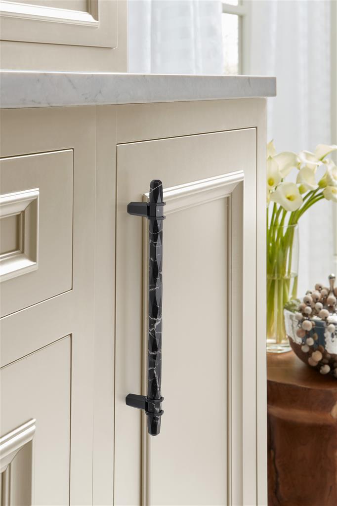 Carrione™ Cabinet Pull