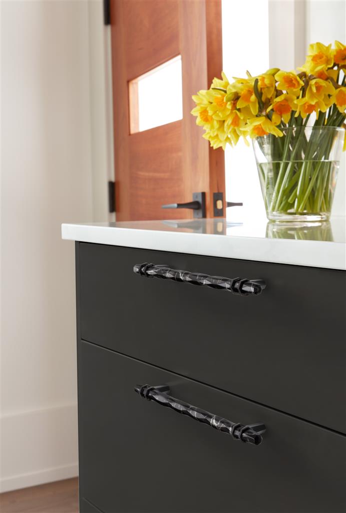Carrione™ Cabinet Pull