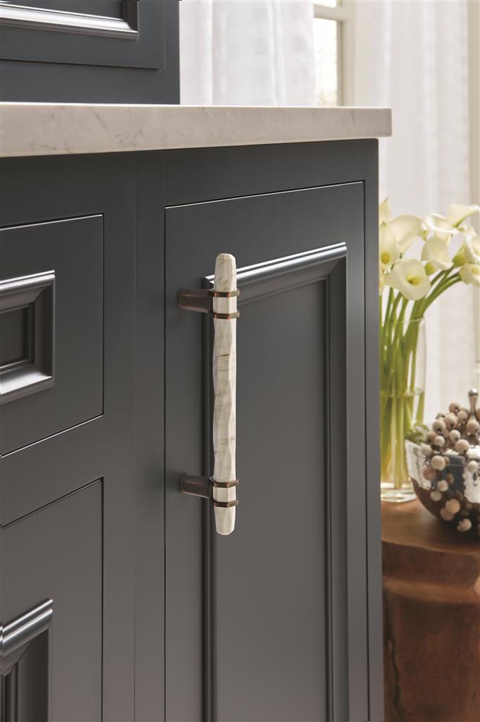 Carrione™ Cabinet Pull