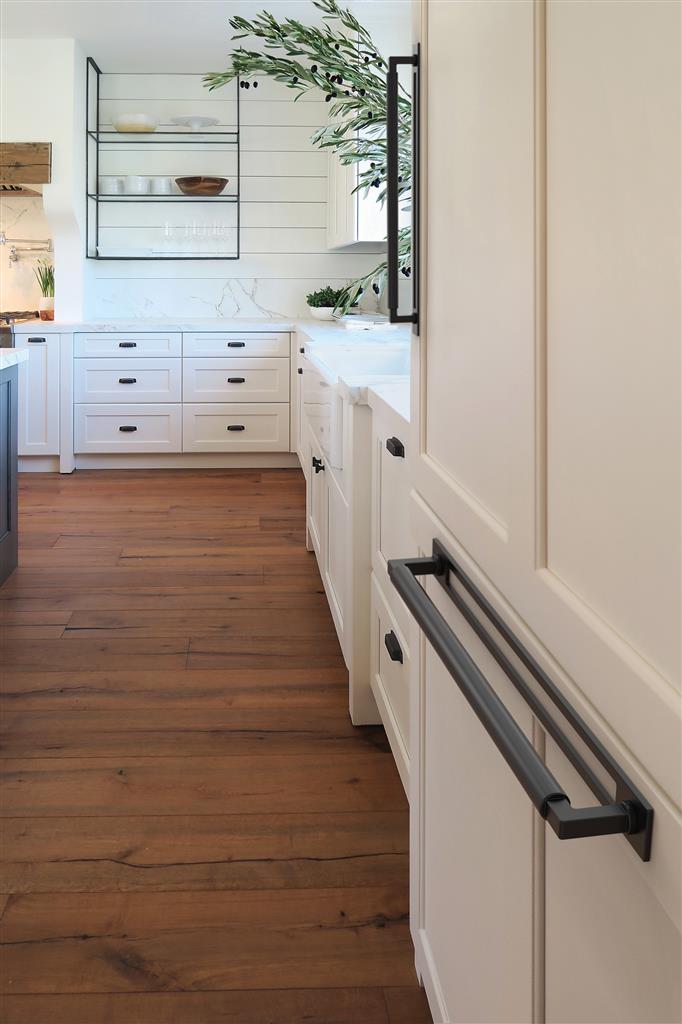 Medora Appliance Pull Backplate