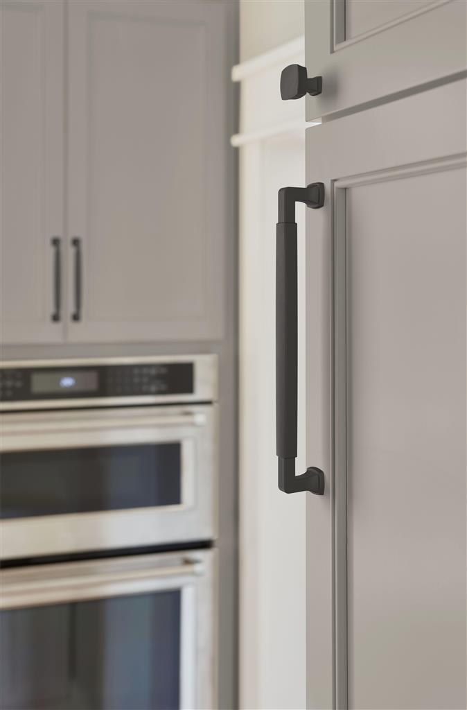 Stature Cabinet Pull