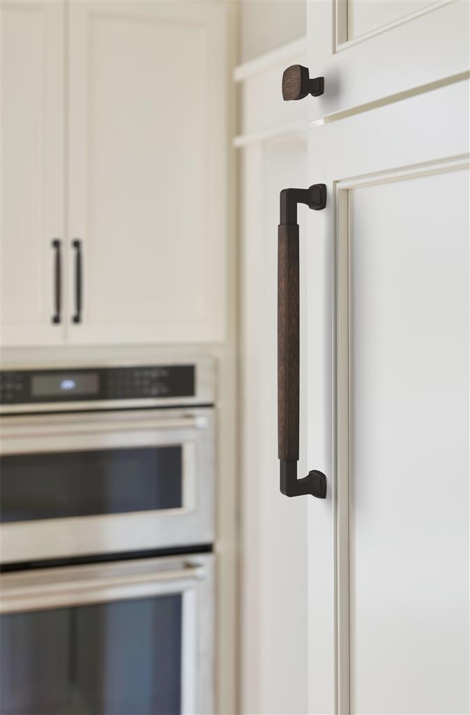 Stature Cabinet Pull