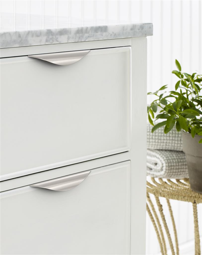 Current Cabinet Pull